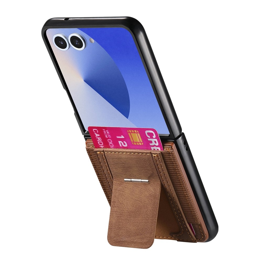 Luxus műanyag borítás műbőrrel a Samsung Galaxy Z Flip7 5G készülékre - barna színben