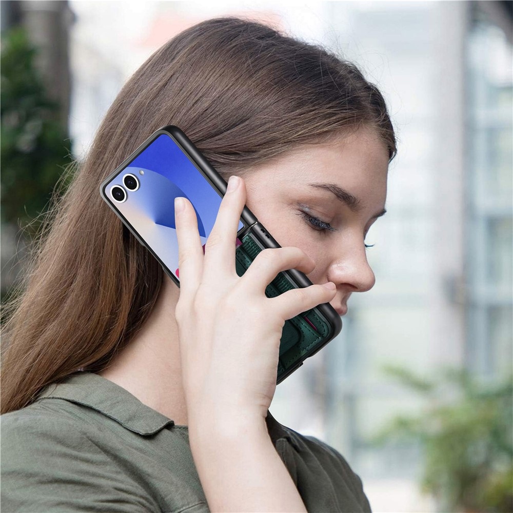 Fényűző műanyag borítás műbőrrel Samsung Galaxy Z Flip7 5G készülékre - zöld