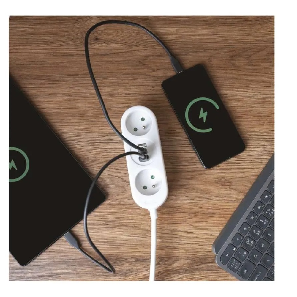 Hosszabbító kábel 1,4 m / 2 aljzat+2×USB-A+1×USB-C / fehér / PVC / 1,5 mm2