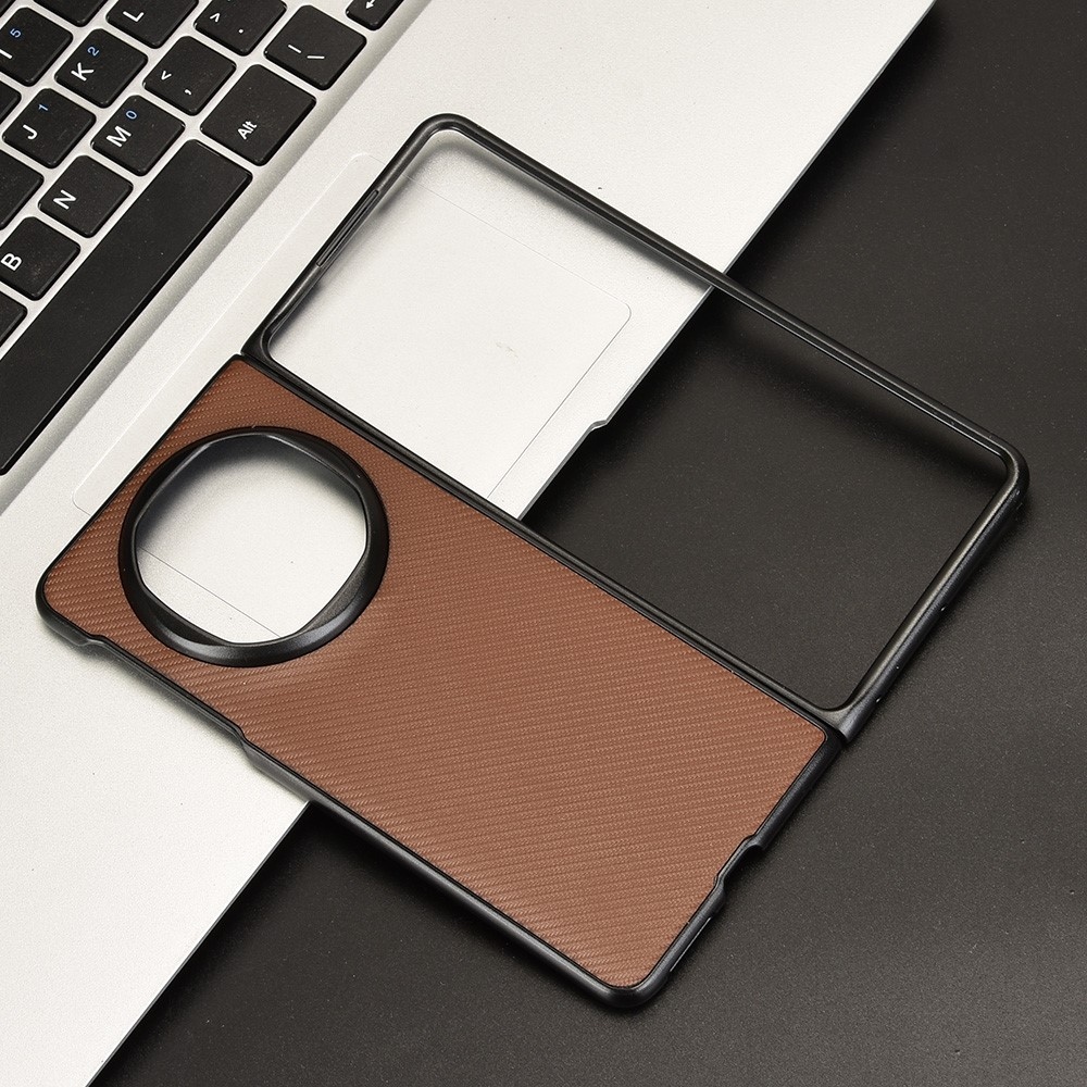 Textúrás műanyag borítás műbőrrel a Huawei Mate X6-on - barna