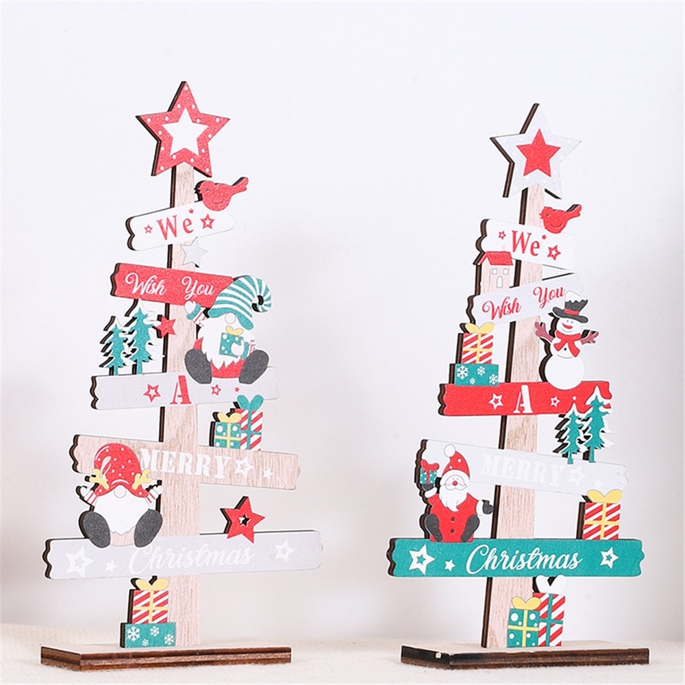 Karácsonyi fa dekoráció fával és manóval