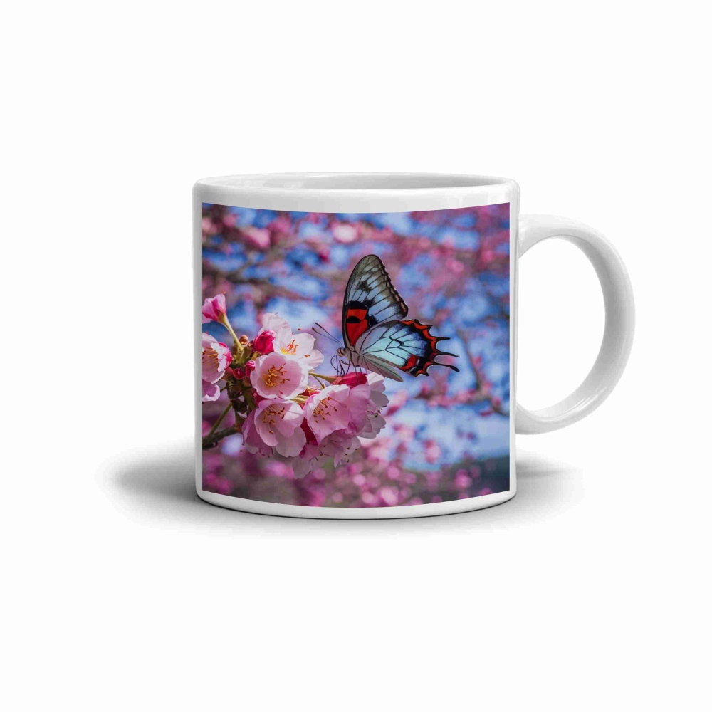 Fehér kerámia bögre 330ml képpel - pillangó cseresznyevirágon