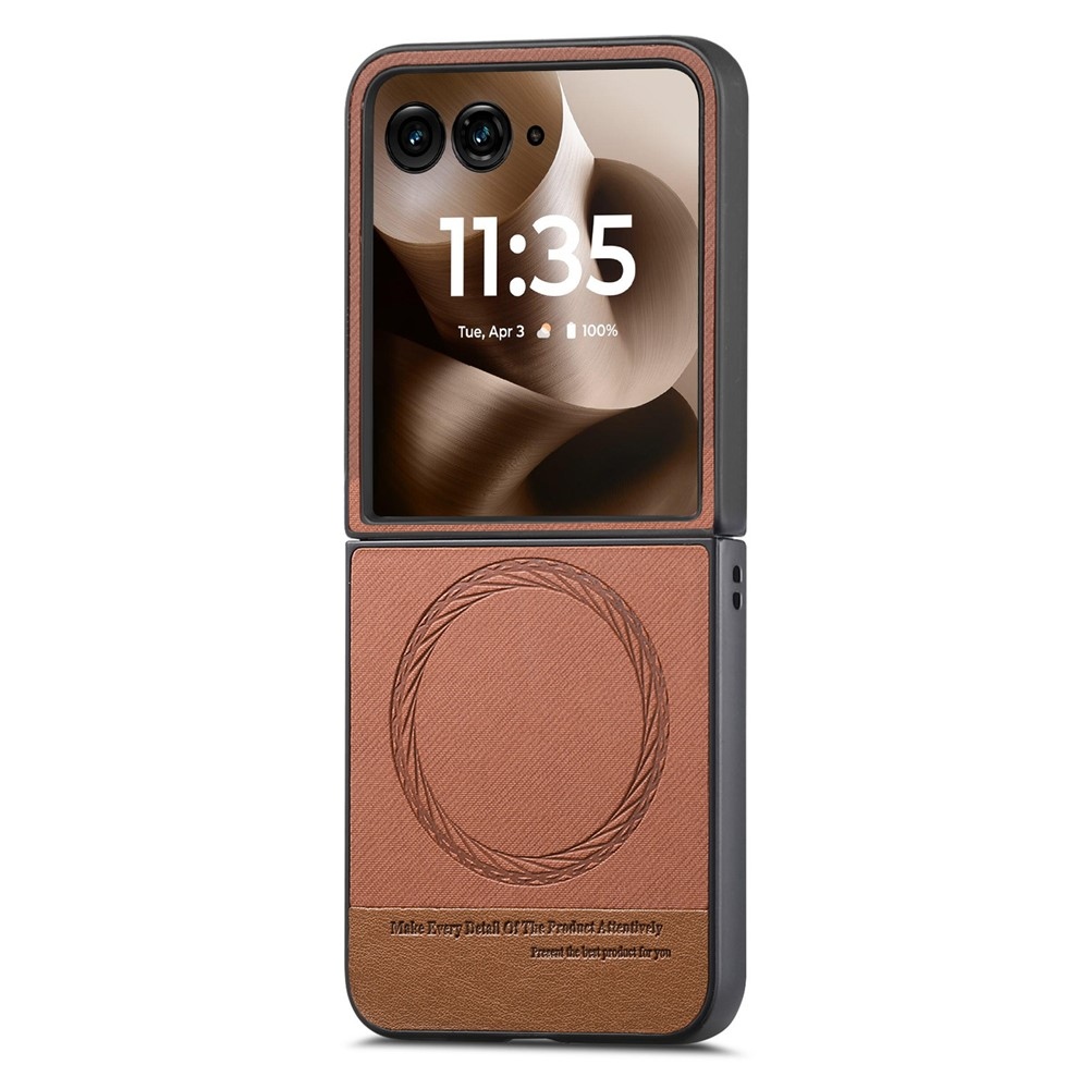 Denim műanyag borítás műbőrrel és MagSafe-rel a Motorola Razr 60 Ultra 5G készülékhez - barna színben