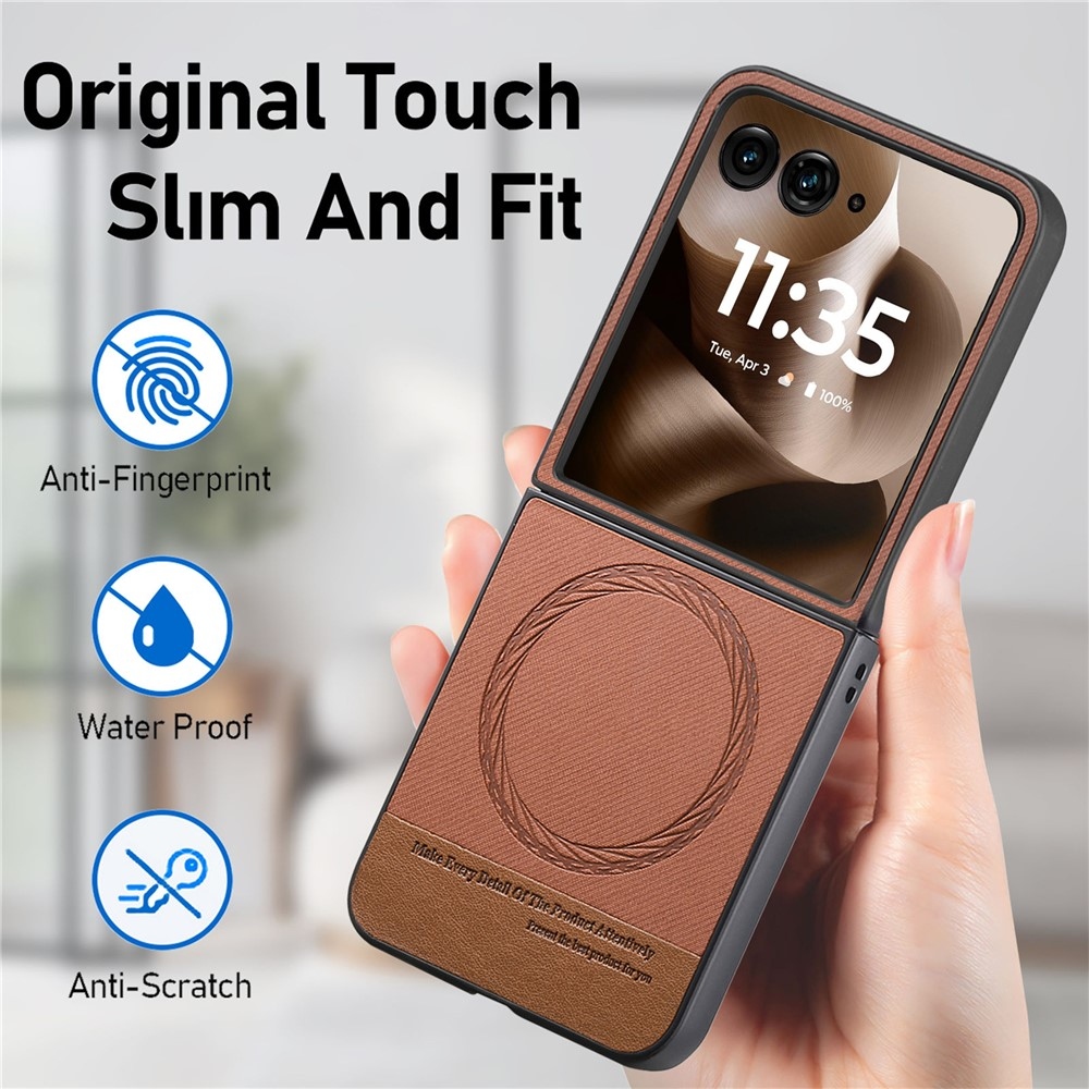 Denim műanyag borítás műbőrrel és MagSafe-rel a Motorola Razr 60 Ultra 5G készülékhez - barna színben