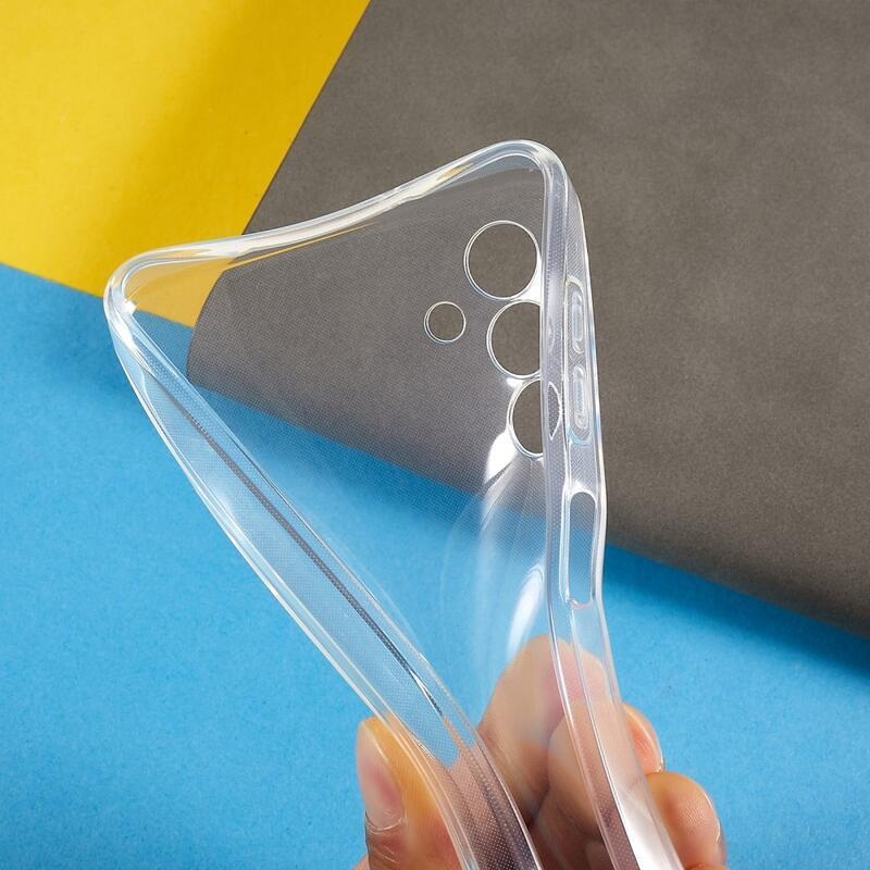 Gél tok Samsung Galaxy A13 5G/A04s készülékhez - átlátszó