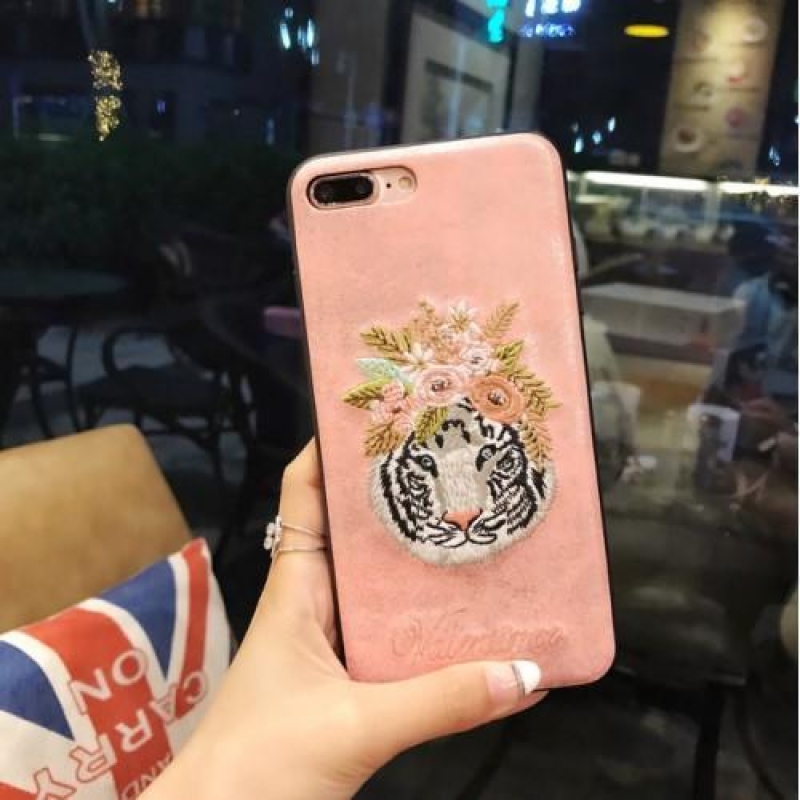 Gél tok műbőr alkalmazással iPhone 6 / 6s készülékhez - tigris