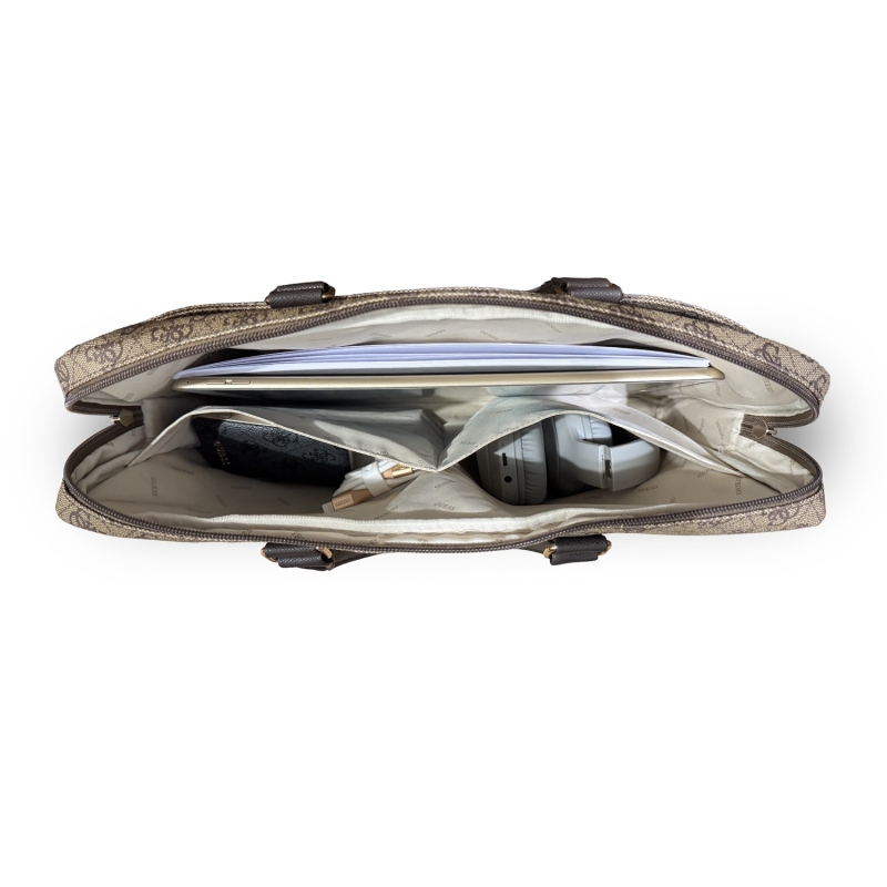 Guess PU 4G Stripe Metal Logo 14-es laptop táska, barna