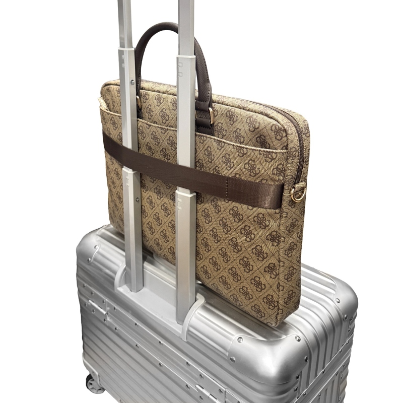 Guess PU 4G Stripe Metal Logo 14-es laptop táska, barna