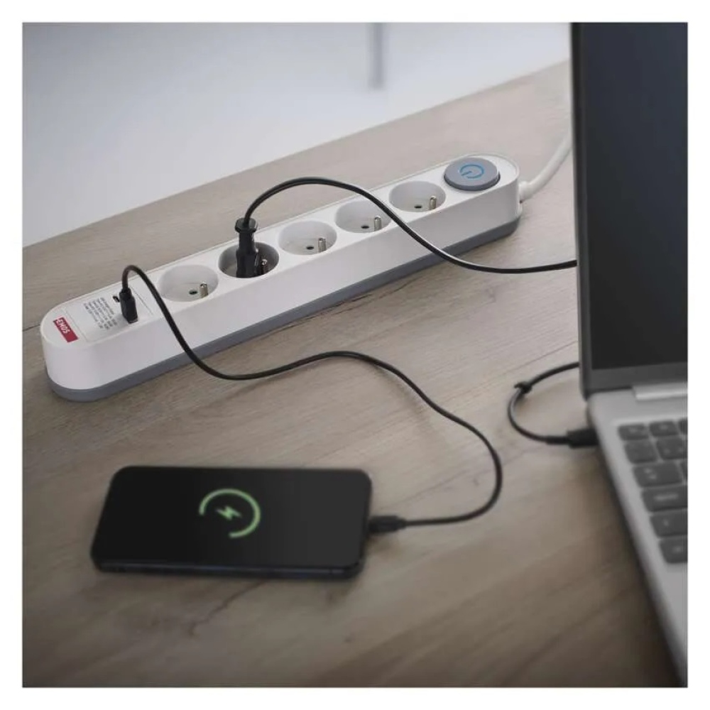 Hosszabbító kábel 3 m / 5 aljzat / kapcsolóval / fehér / 1×USB-A + 1×USB-C / 1,5 mm2