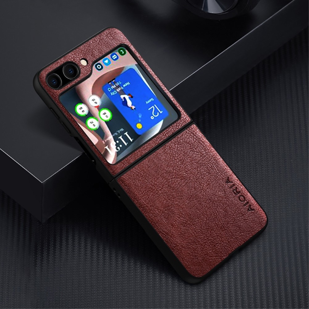 AIORIA műanyag borítás PU bőrrel Samsung Galaxy Z Flip5 5G - kávé