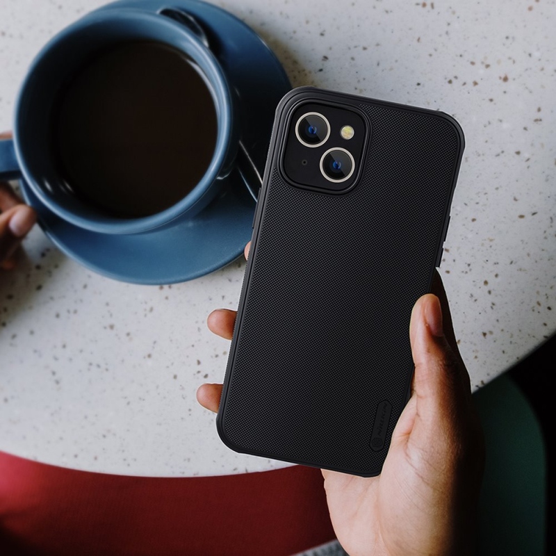 Nillkin Super Frosted PRO hátlap Apple iPhone 13/14 fekete (logó kivágás nélkül)