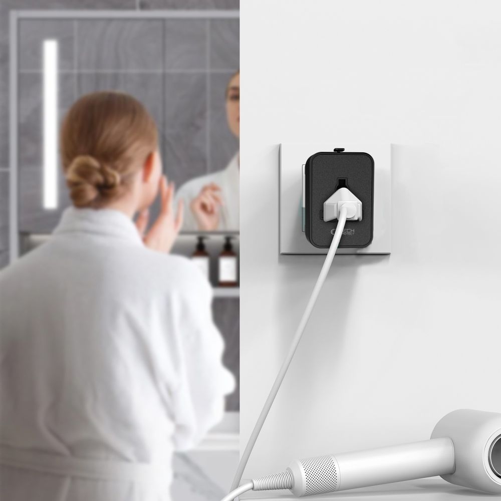 Tech-Protect TA300 univerzális utazóadapter EU / UK / US / AU