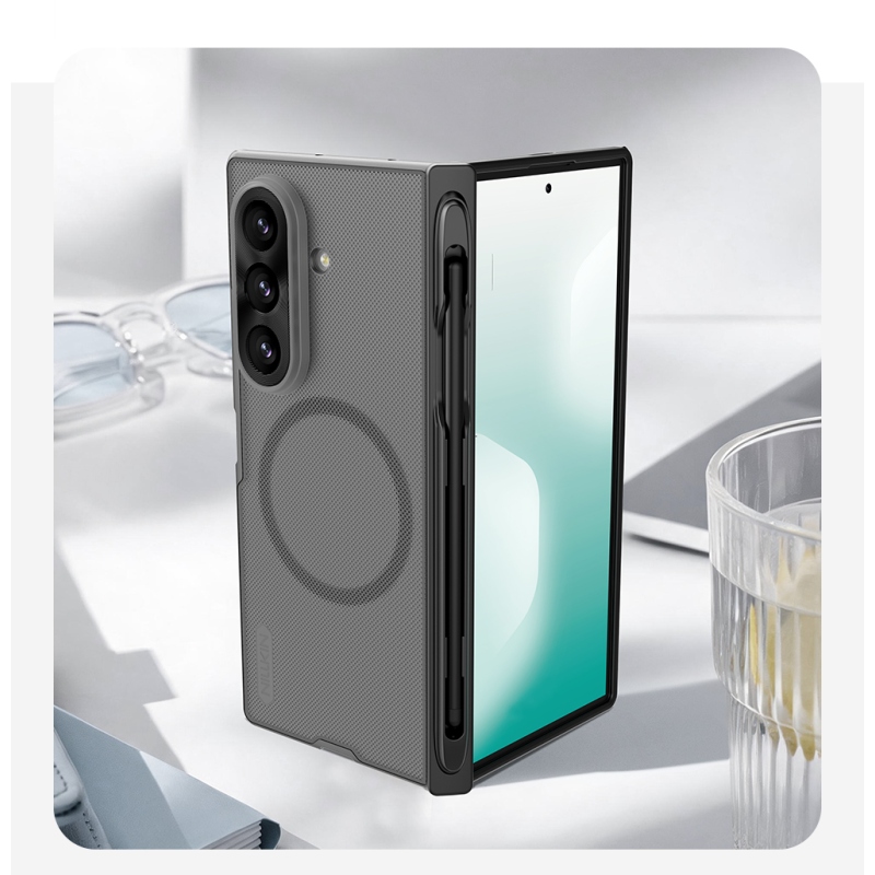 Nillkin Super Frosted FOLD mágneses tolltartóval ellátott hátsó tok a Samsung Galaxy Z Fold 8 Ultra-hoz, átlátszó fekete