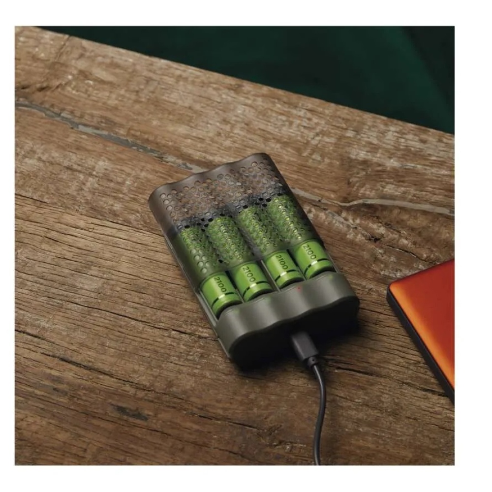 Akkumulátortöltő GP Speed M451 + 4× AA ReCyko 2700
