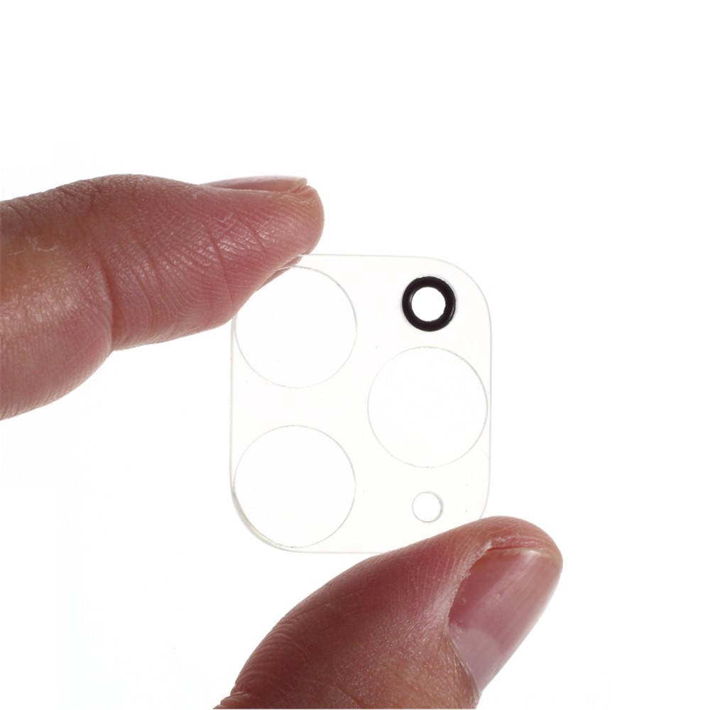 Az iPhone 12 mini kamerájának lencséje