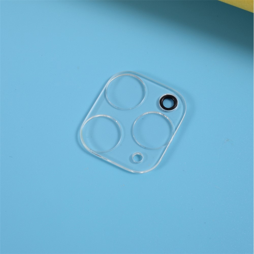 Az iPhone 12 mini kamerájának lencséje