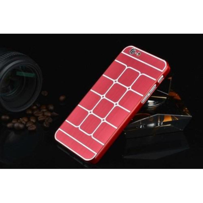 Stílusos borítás fém hátlappal iPhone 6 Plus és 6s Plus készülékhez - piros színű