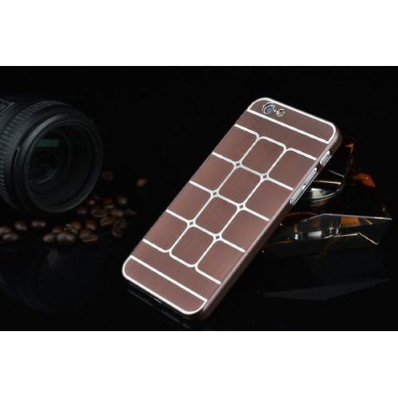Stílusos borítás fém hátlappal iPhone 6 Plus és 6s Plus készülékhez - barna színben