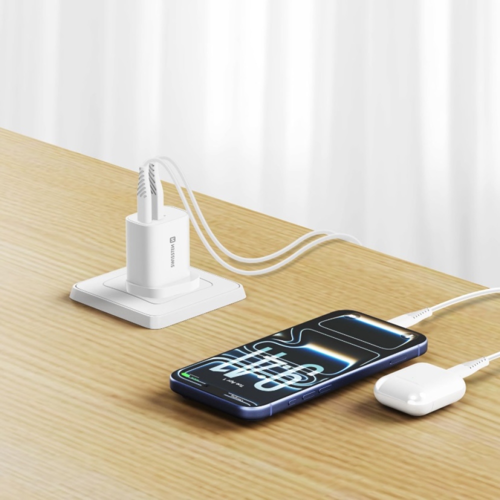 Fehér Swissten EDGE GaN utazóadapter 1× USB-C PD 20 W + 1× USB-A 18 W QC, brit aljzathoz
