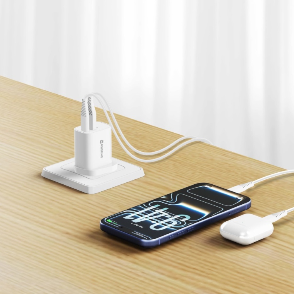 Fehér Swissten EDGE GaN utazóadapter 1× USB-C PD 35 W + 1× USB-A 18 W QC, brit aljzathoz