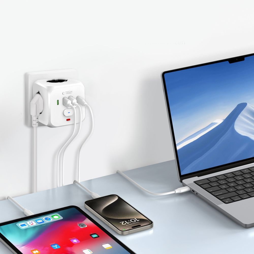 Tech-Protect C13 PCL3X4 aljzat 3x aljzat 2x USB-A 2x USB-C - fehér