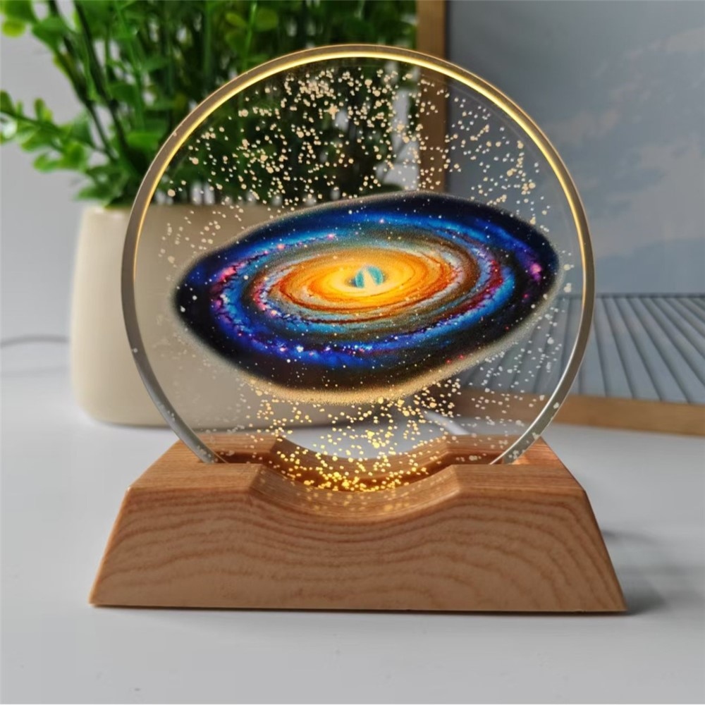 3D kristályos LED lámpa 8 cm fa talppal - Galaxy
