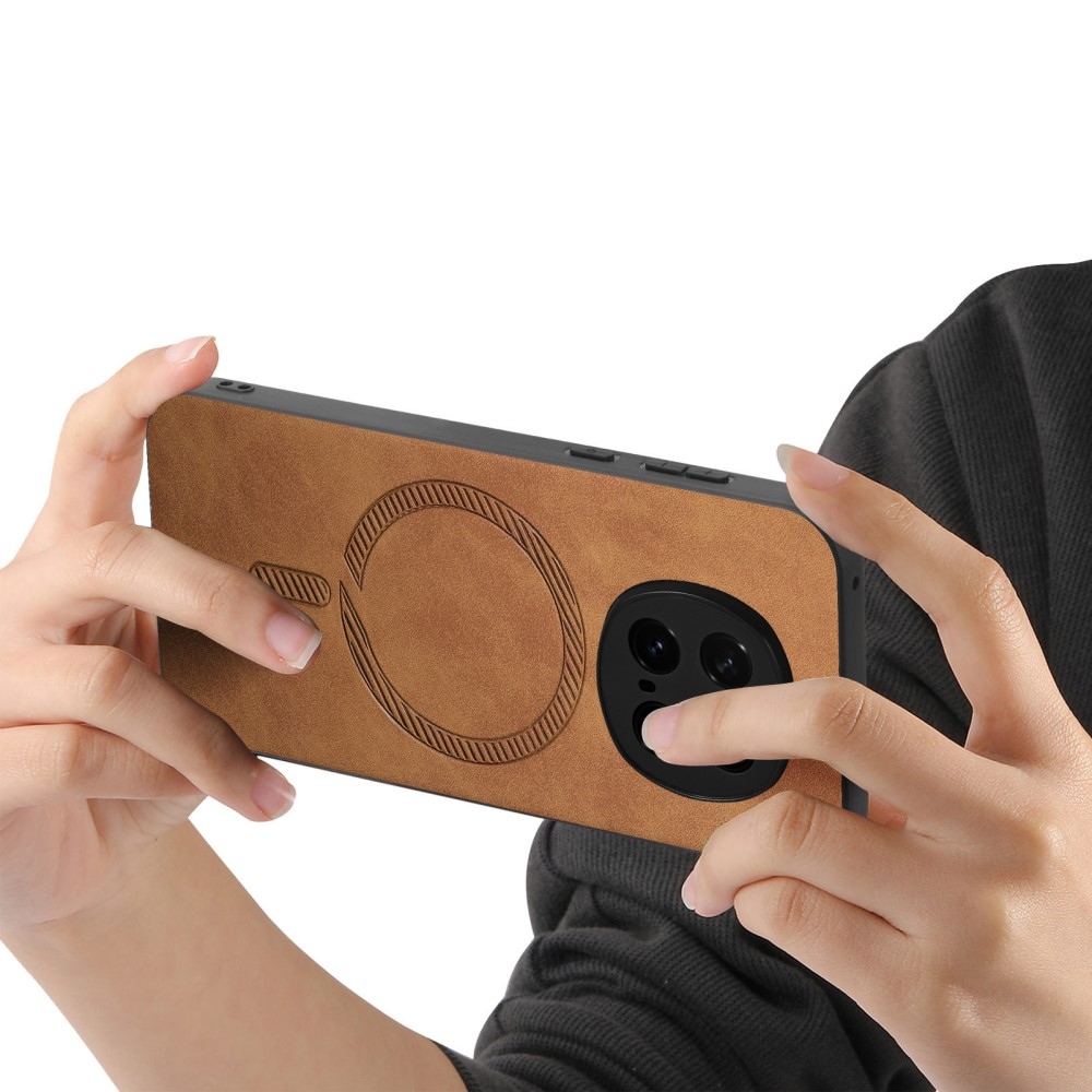 Skiny zselés tok műbőrrel és MagSafe támogatással a Honor Magic 7 Pro 5G számára - barna színben