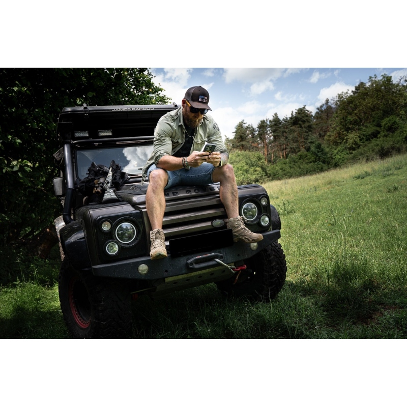 Taktikai MagForce Hyperstealth 2.0 borító iPhone 15 Pro fekete/sárga színű készülékhez