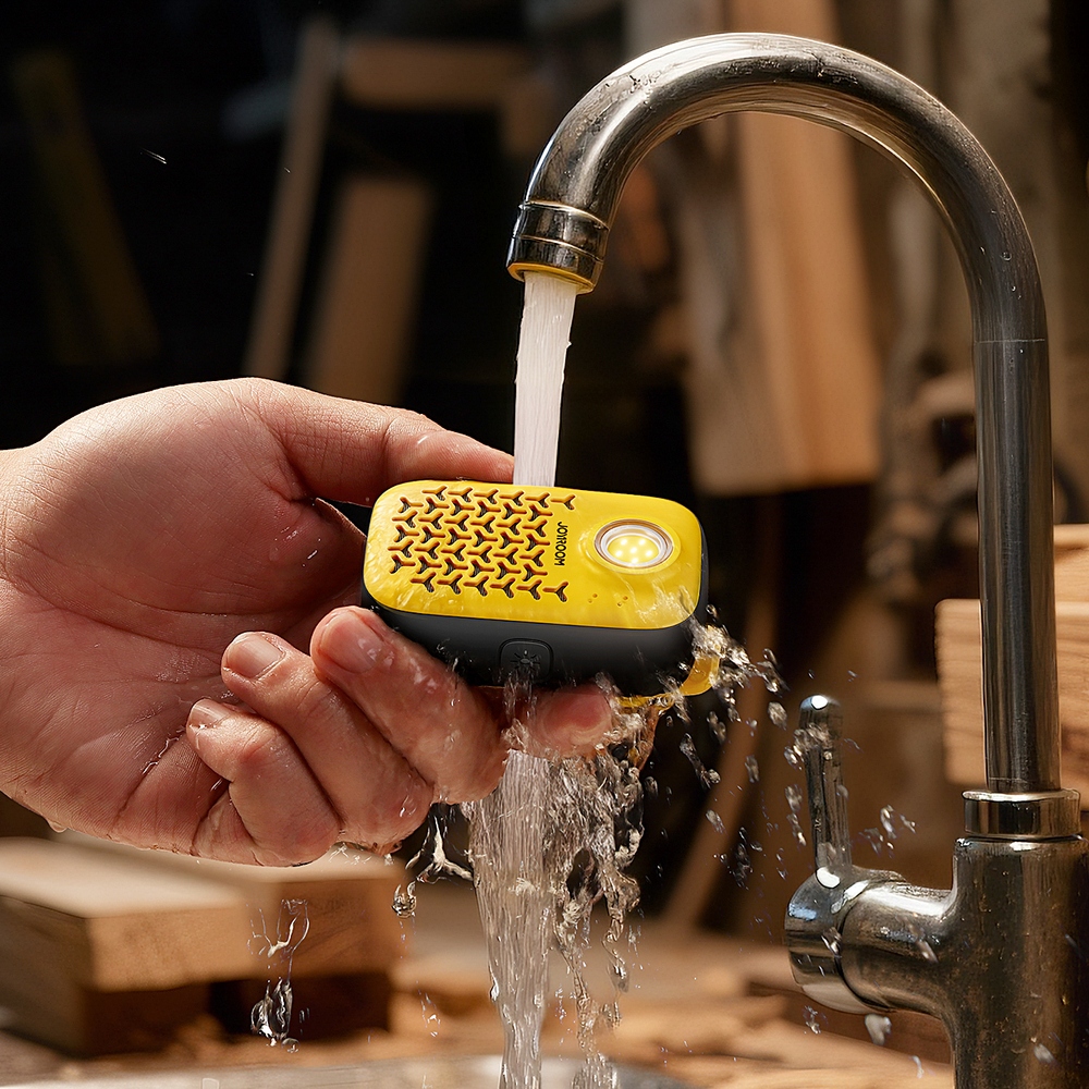 Joyroom Maya JR-MS03 hordozható Bluetooth hangszóró zseblámpával - sárga