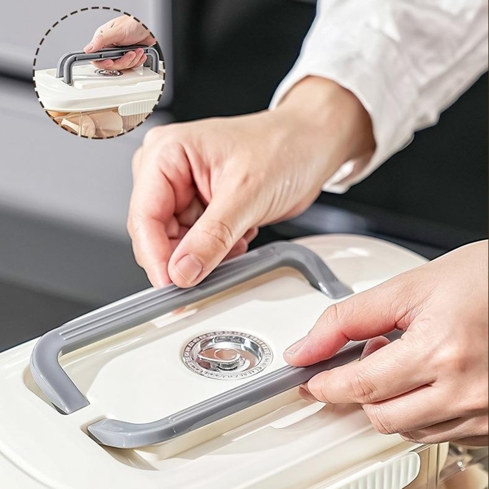 Átlátszó tojástartó hűtőszekrénybe, egymásra rakható kialakítással és fogantyúval