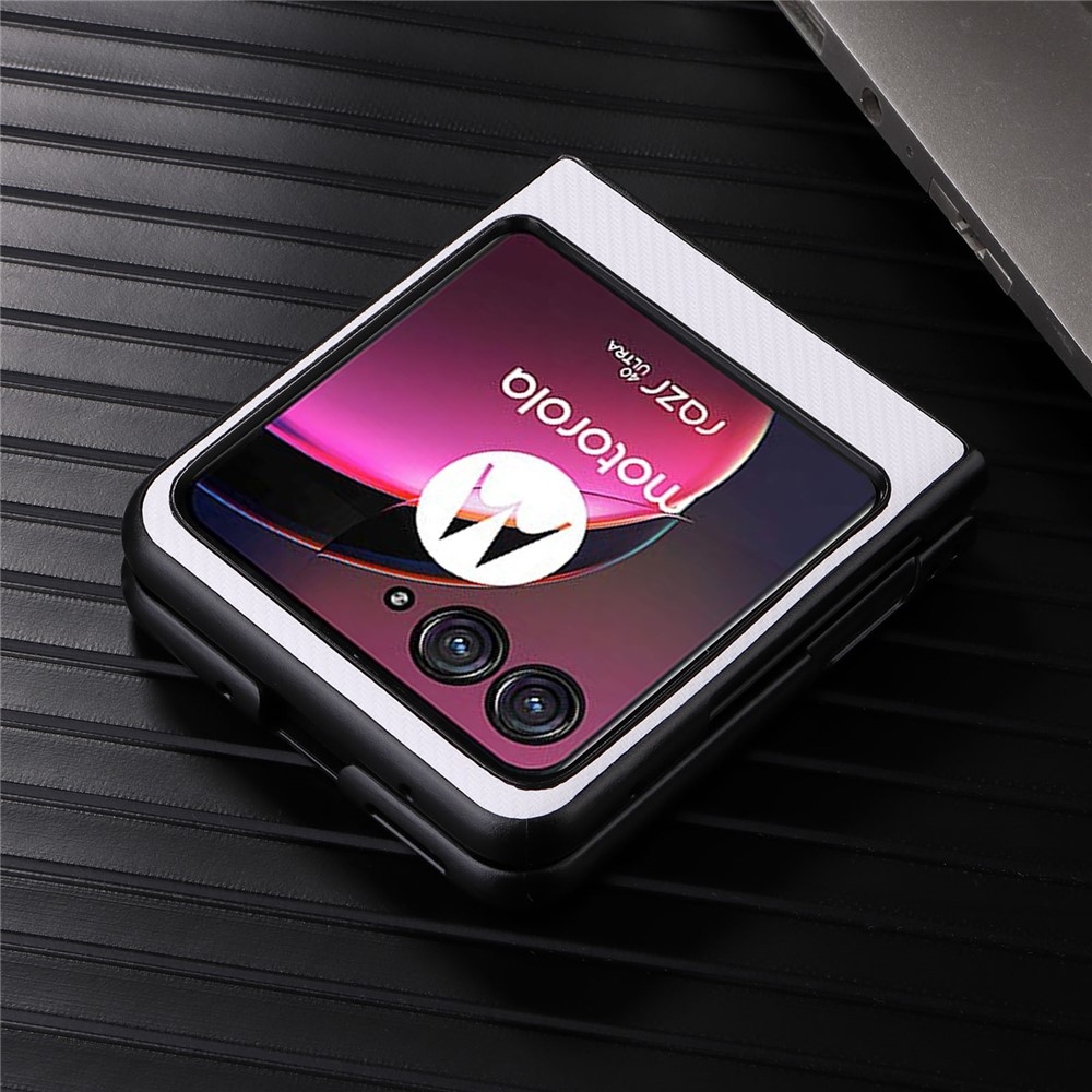 Textúrás műanyag borítás műbőrrel a Motorola Razr 40 Ultra 5G készülékre - fehér